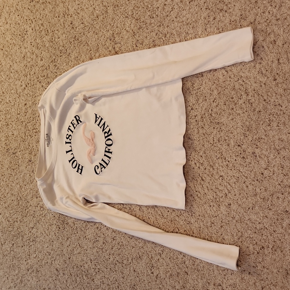 Girls (Juniors) Hollister Long-Sleeve Baby Tee.